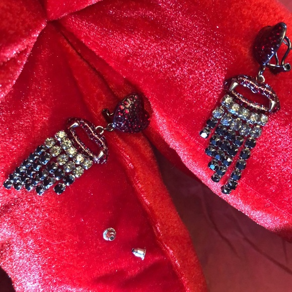 Earrings vampire heart stones dangling Stunning - Picture 6 of 7
